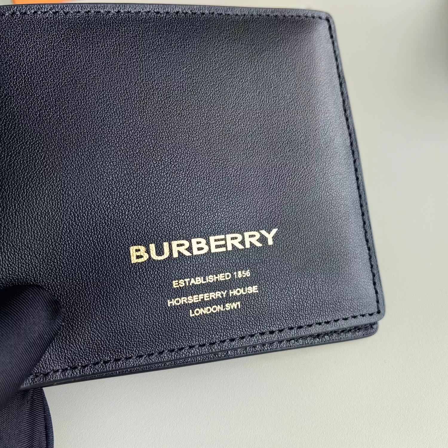 Trendy 5937 Burberry AAA Man Wallets