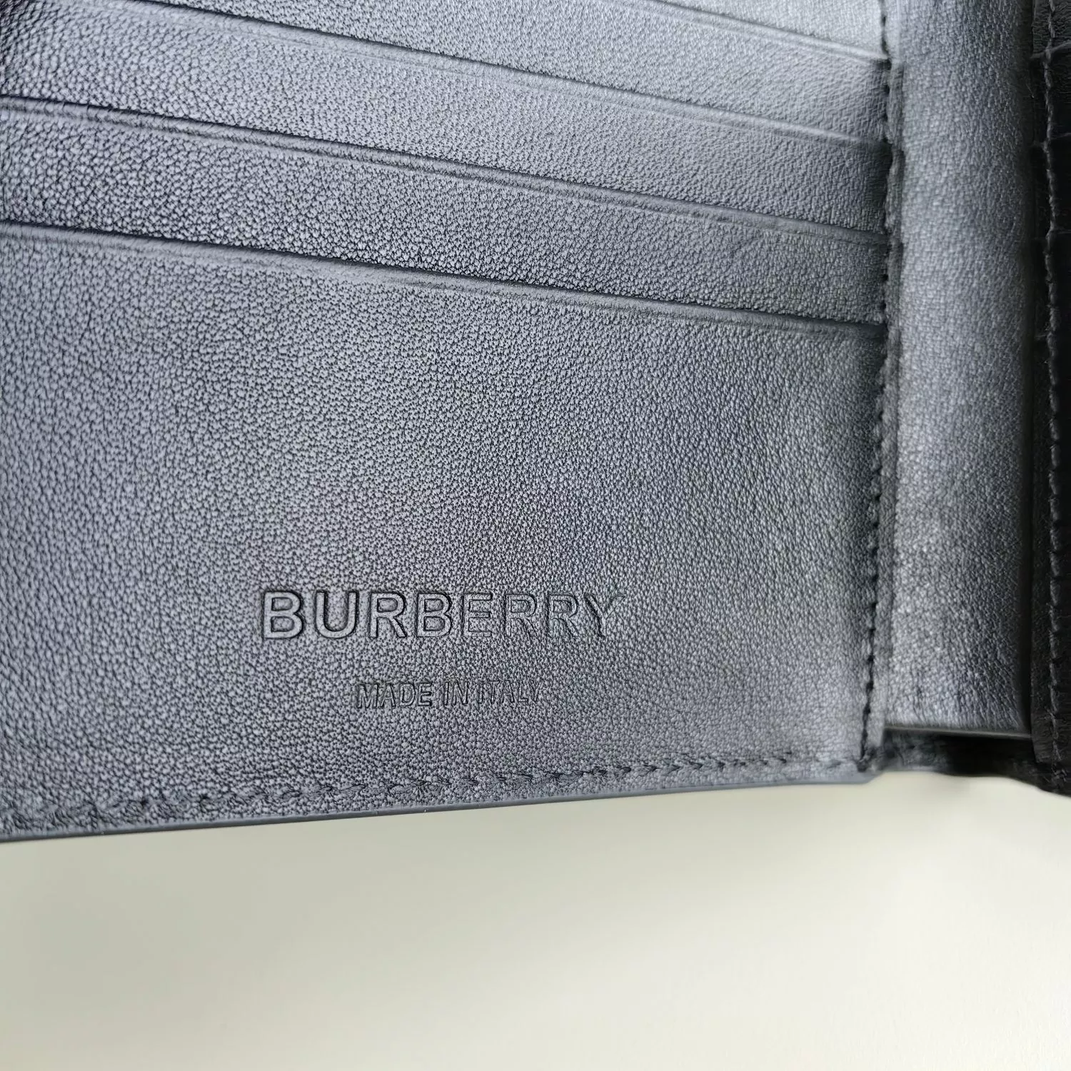 Trendy 5937 Burberry AAA Man Wallets