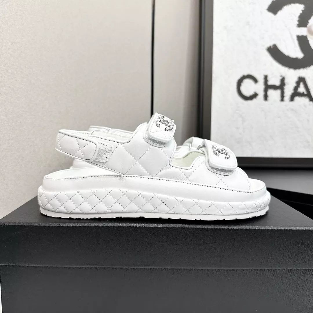 Trendy 6130 Chanel Sandal For Women