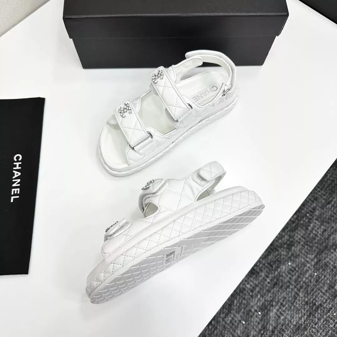 Trendy 6130 Chanel Sandal For Women