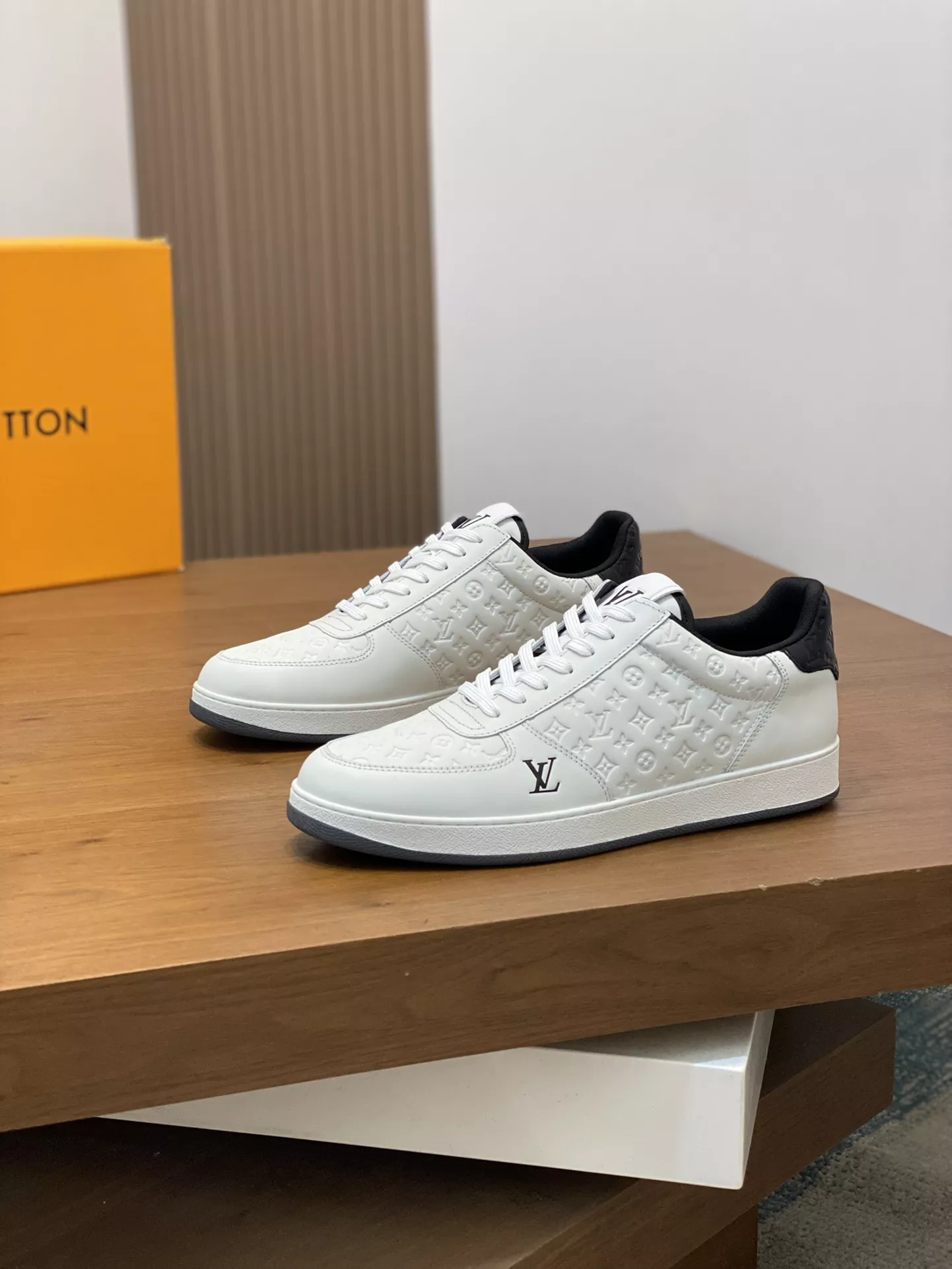 Trendy 6153 Louis Vuitton Casual Shoes For Men