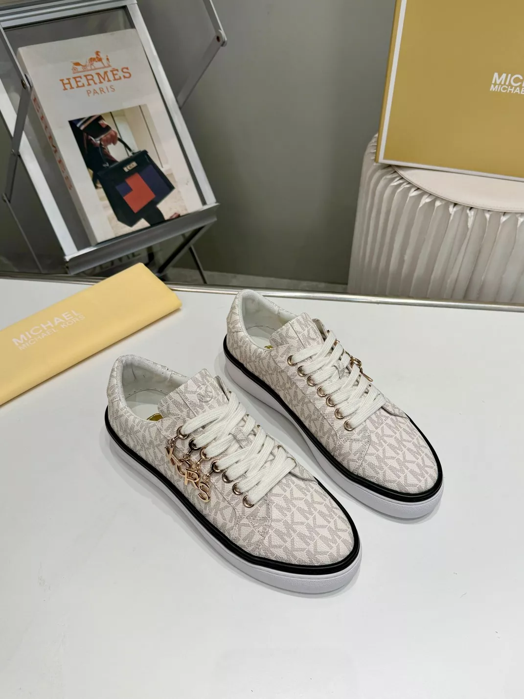 Trendy 626 Michael Kors Casual Shoes For Women