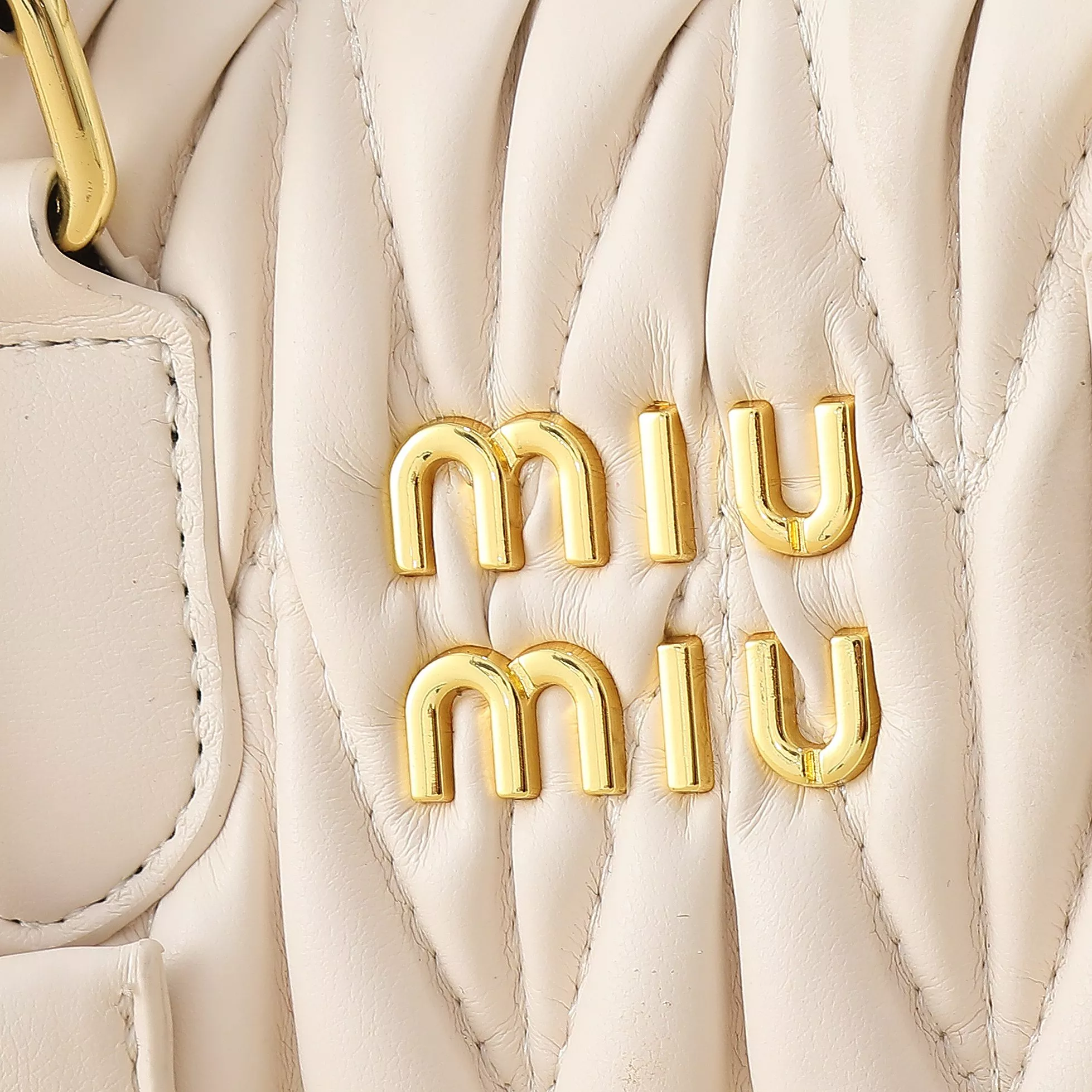 Trendy 6367 MIU MIU AAA Quality Handbags For Women