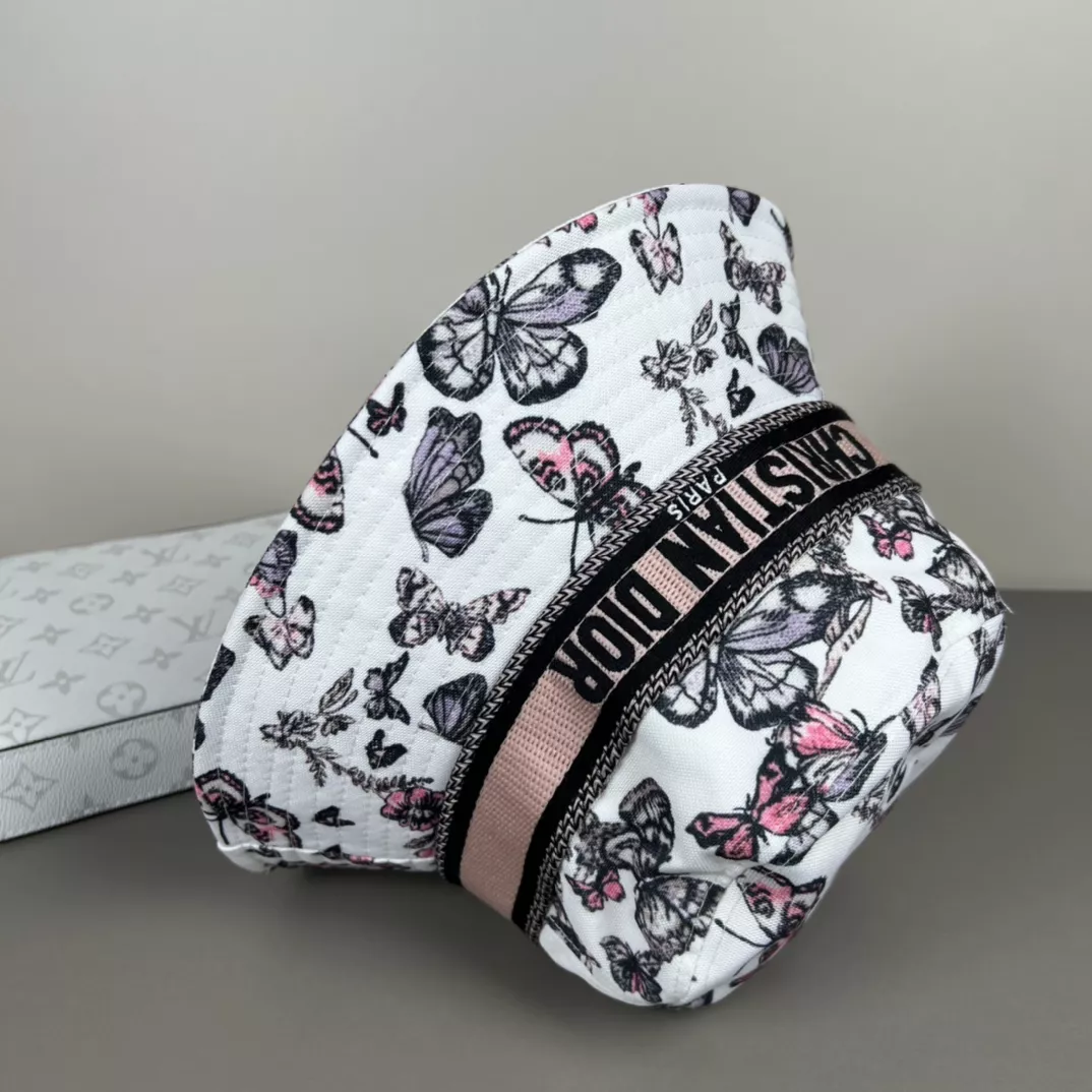 Trendy 6390 Christian Dior Caps