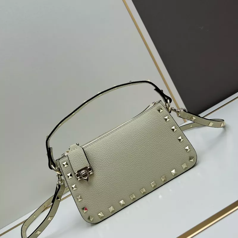 Trendy 6398 Valentino AAA Quality Messenger Bags For Women