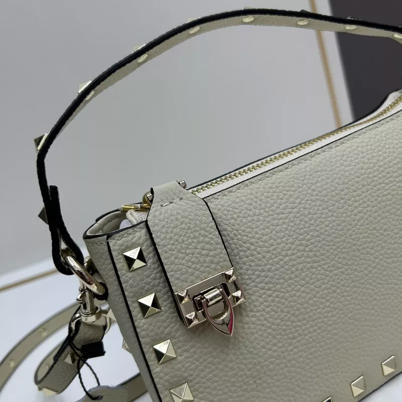 Trendy 6398 Valentino AAA Quality Messenger Bags For Women