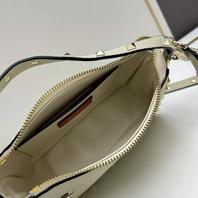 Trendy 6398 Valentino AAA Quality Messenger Bags For Women