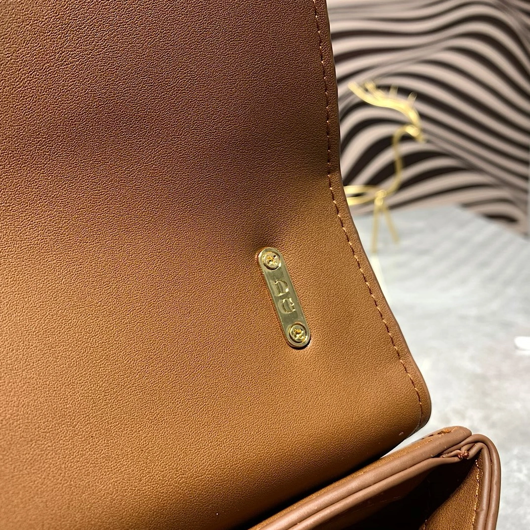 Trendy 6468 Dolce & Gabbana D&G AAA Quality Messenger Bags For Women