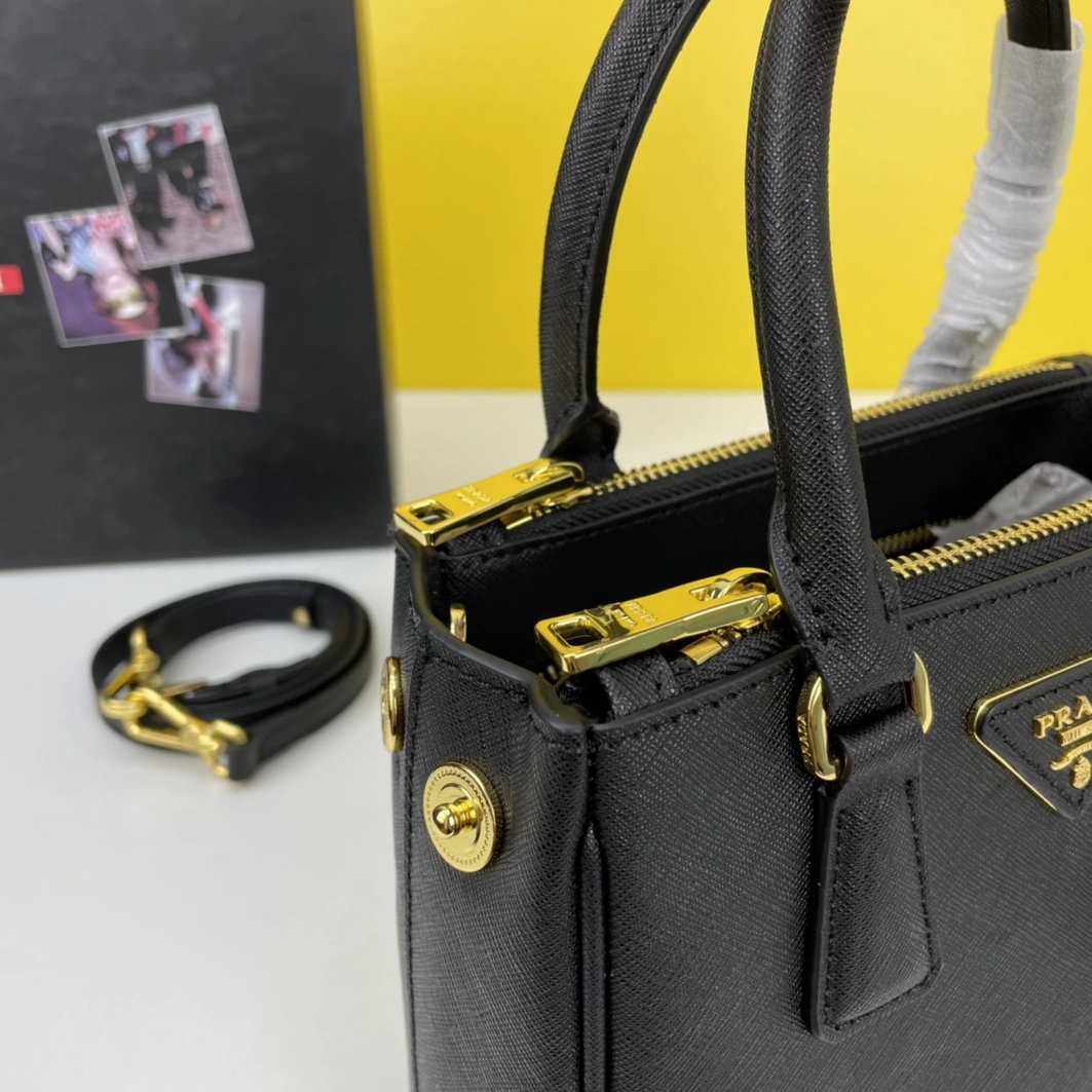 Trendy 6930 Prada AAA Quality Handbags For Women