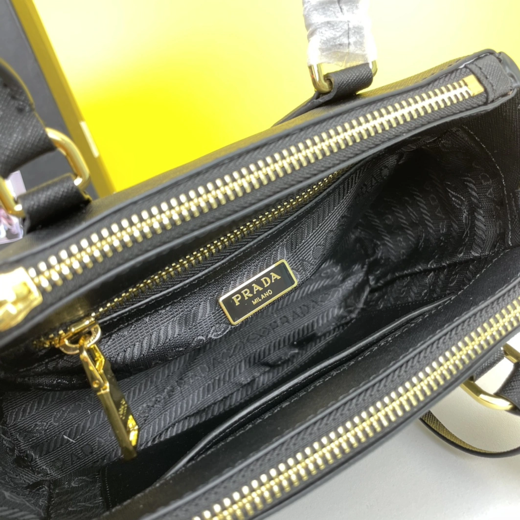 Trendy 6930 Prada AAA Quality Handbags For Women