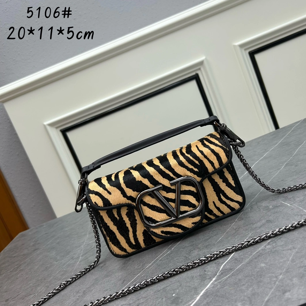 Trendy 6954 Valentino AAA Quality Messenger Bags For Women
