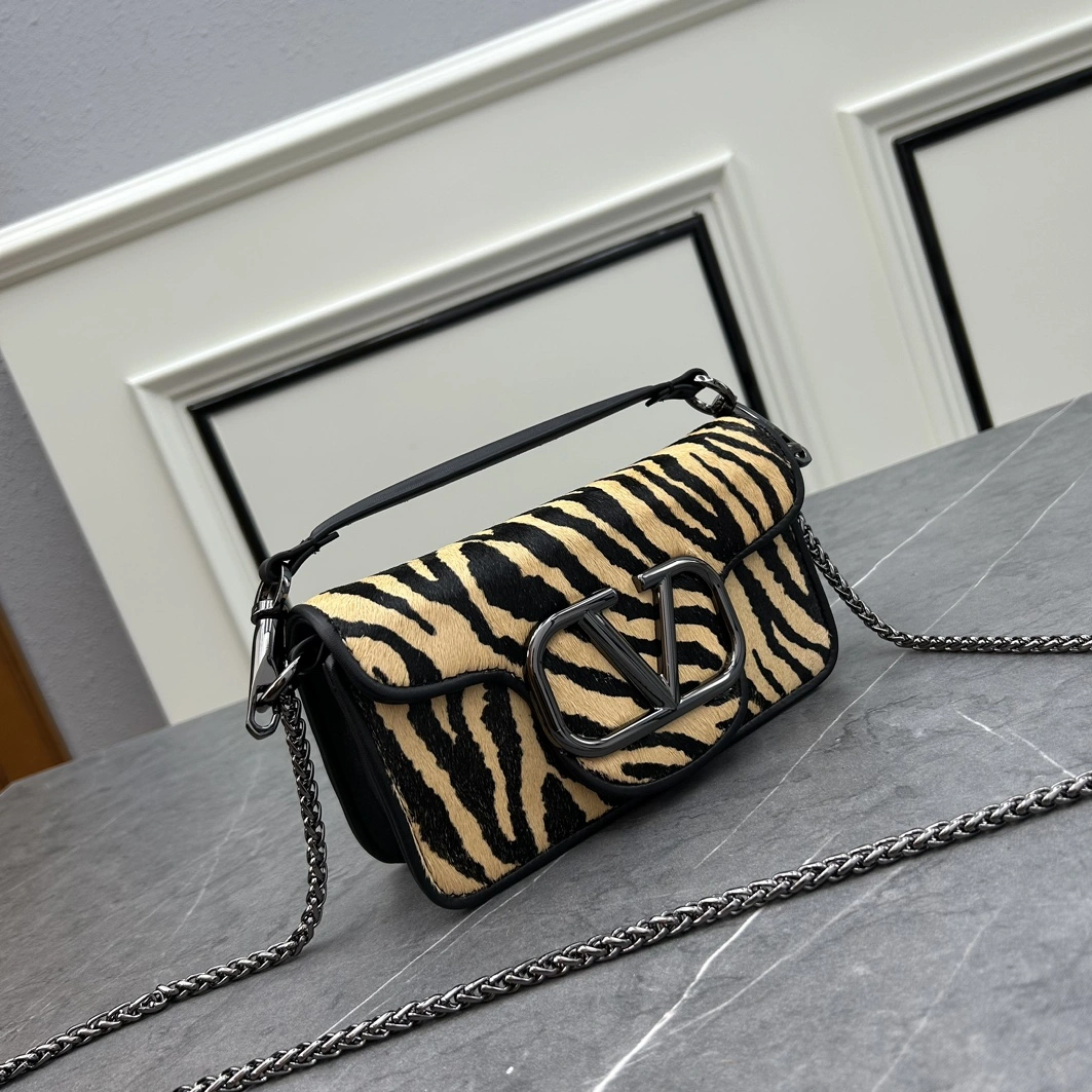 Trendy 6954 Valentino AAA Quality Messenger Bags For Women