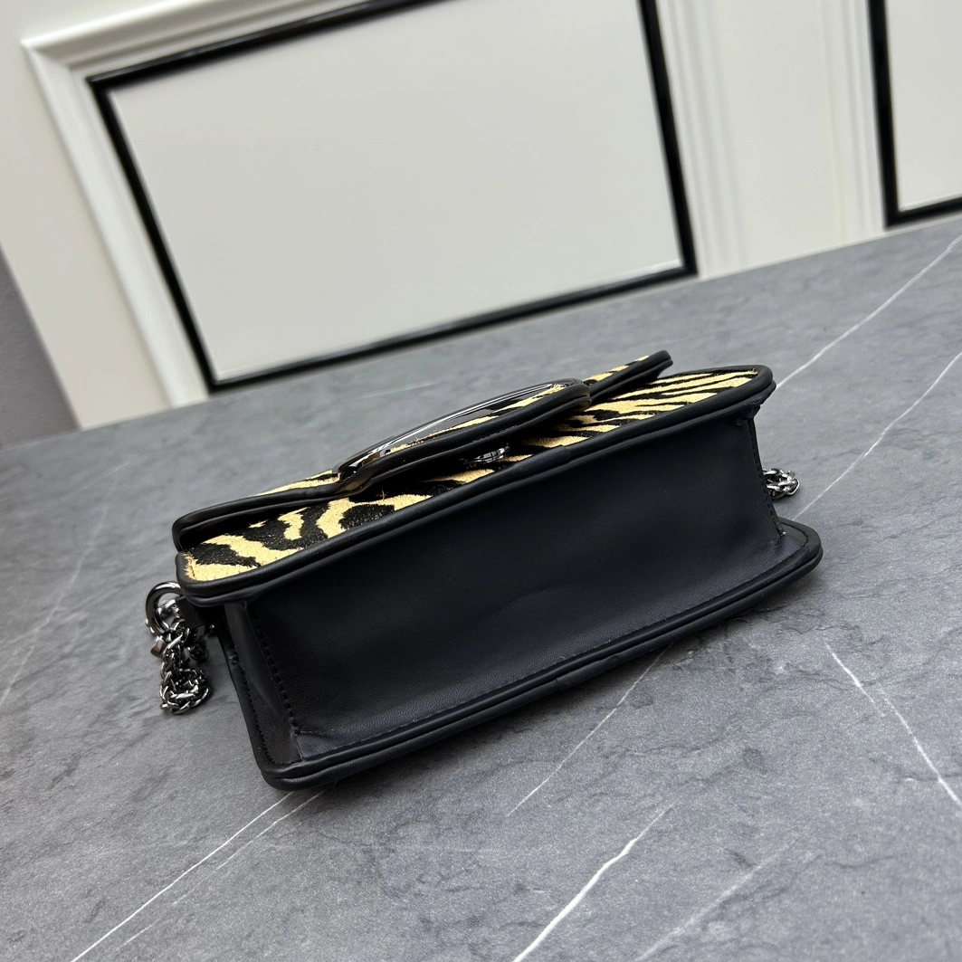 Trendy 6954 Valentino AAA Quality Messenger Bags For Women