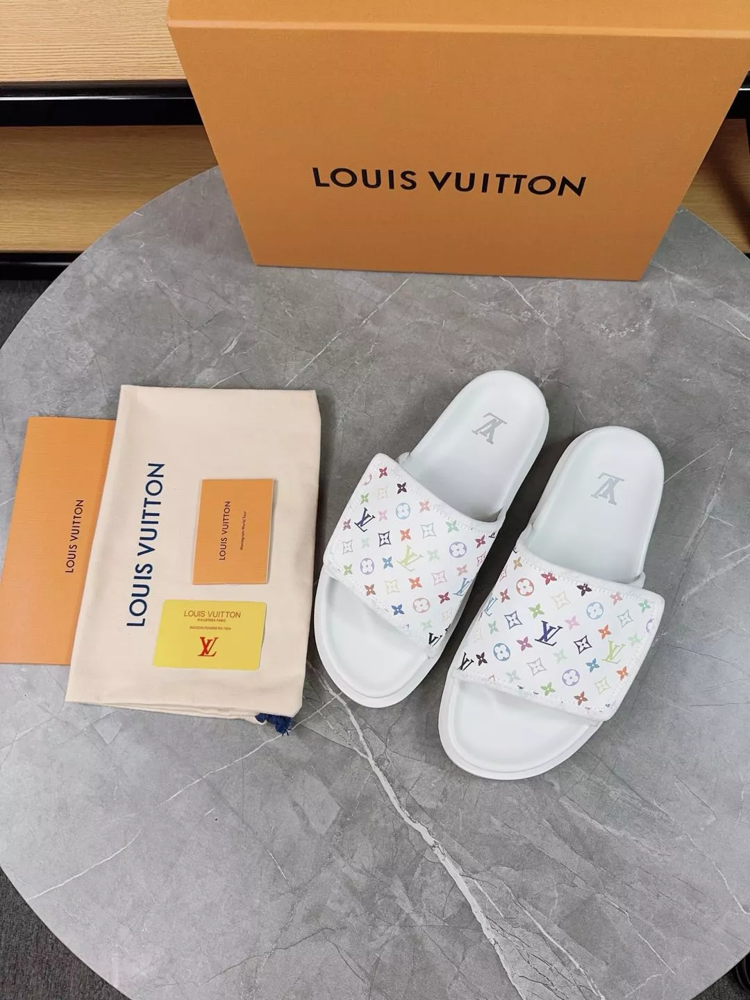 Trendy 7004 Louis Vuitton Slippers For Women