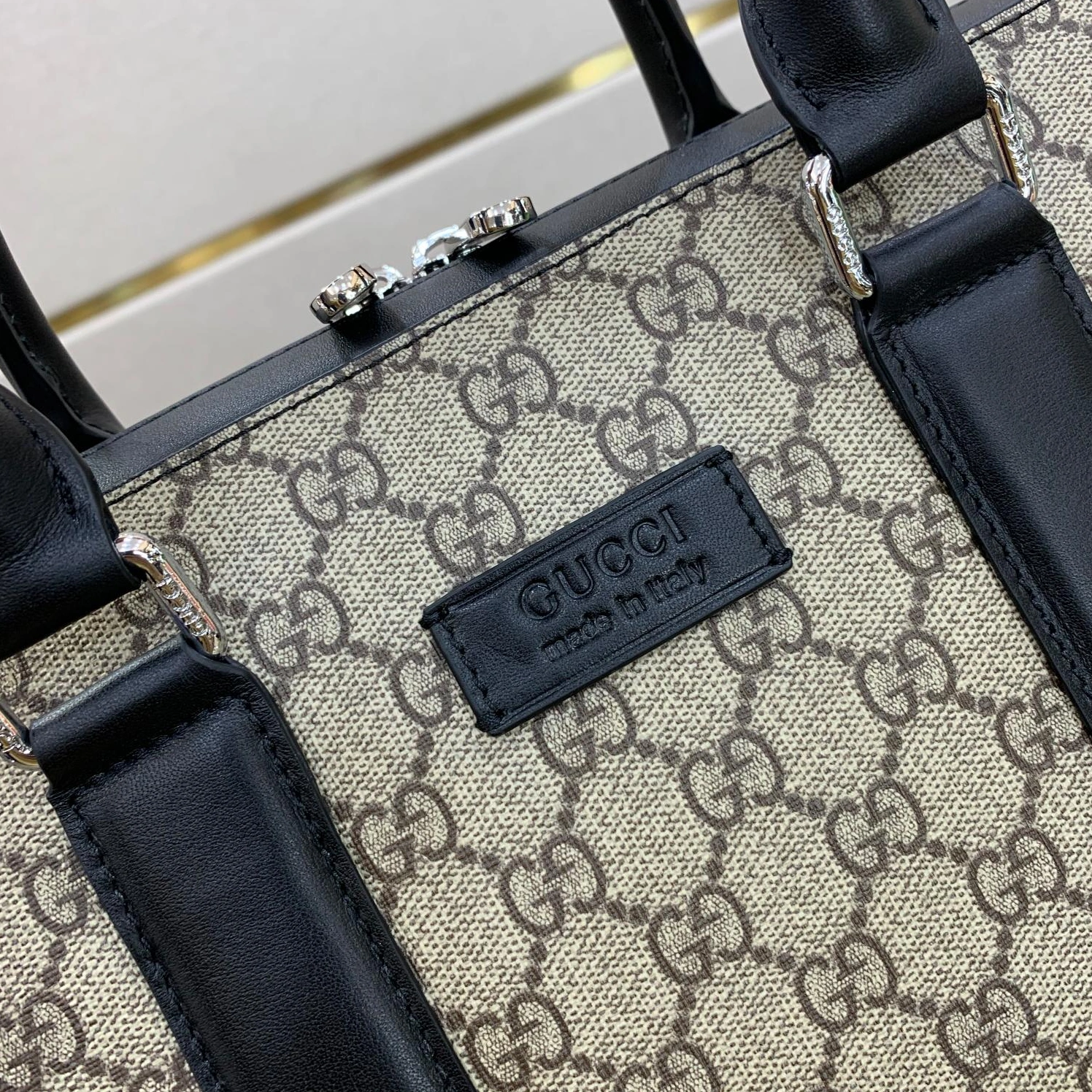 Trendy 7052 Gucci AAA Man Handbags