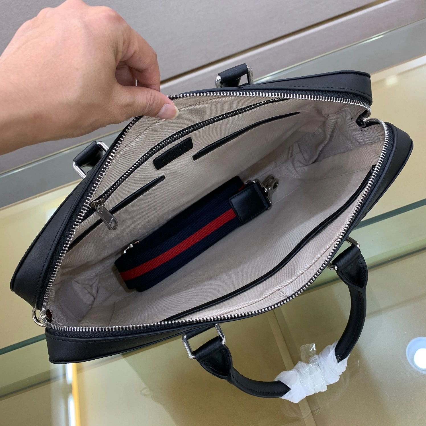 Trendy 7052 Gucci AAA Man Handbags