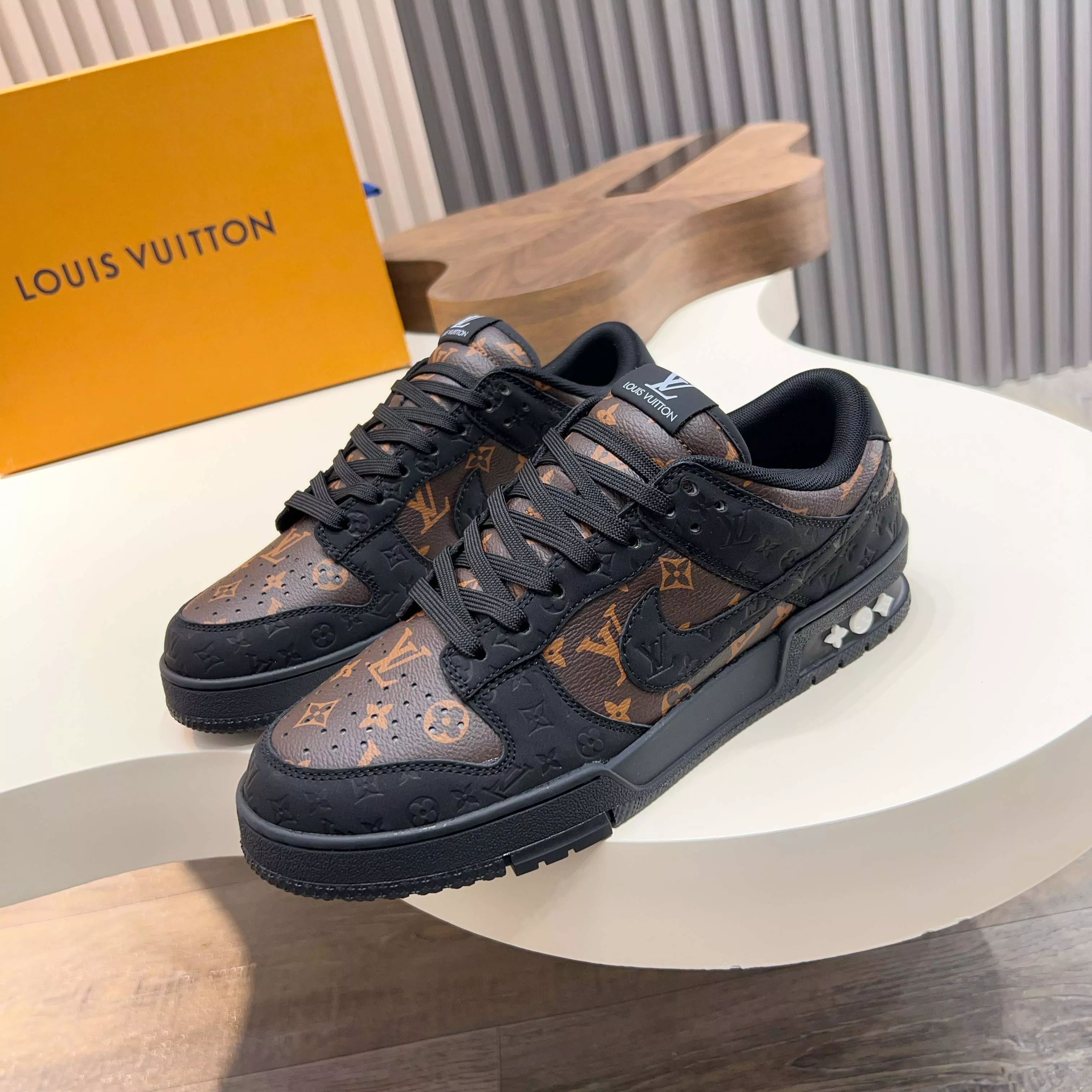 Trendy 7069 Louis Vuitton Casual Shoes For Men