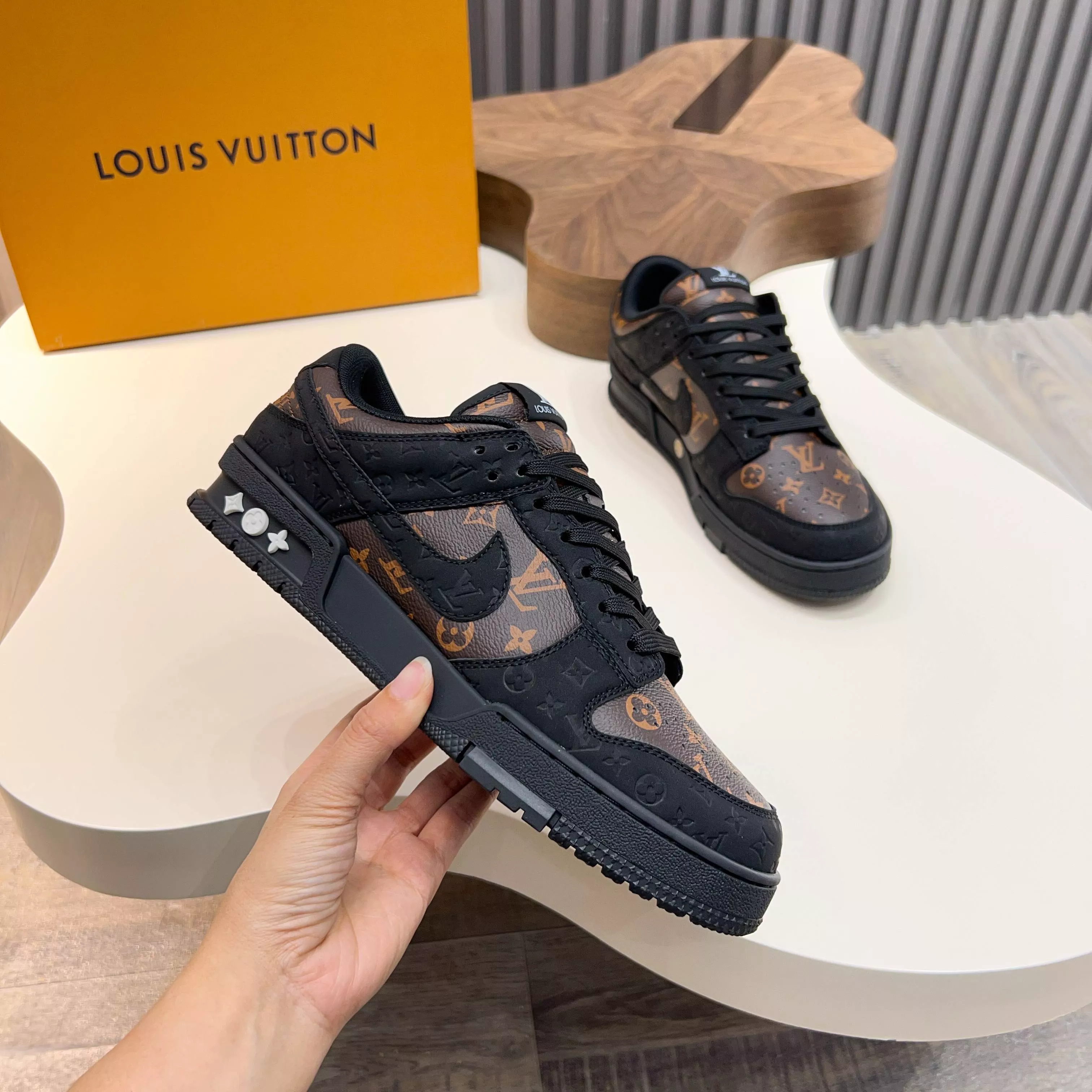Trendy 7069 Louis Vuitton Casual Shoes For Men
