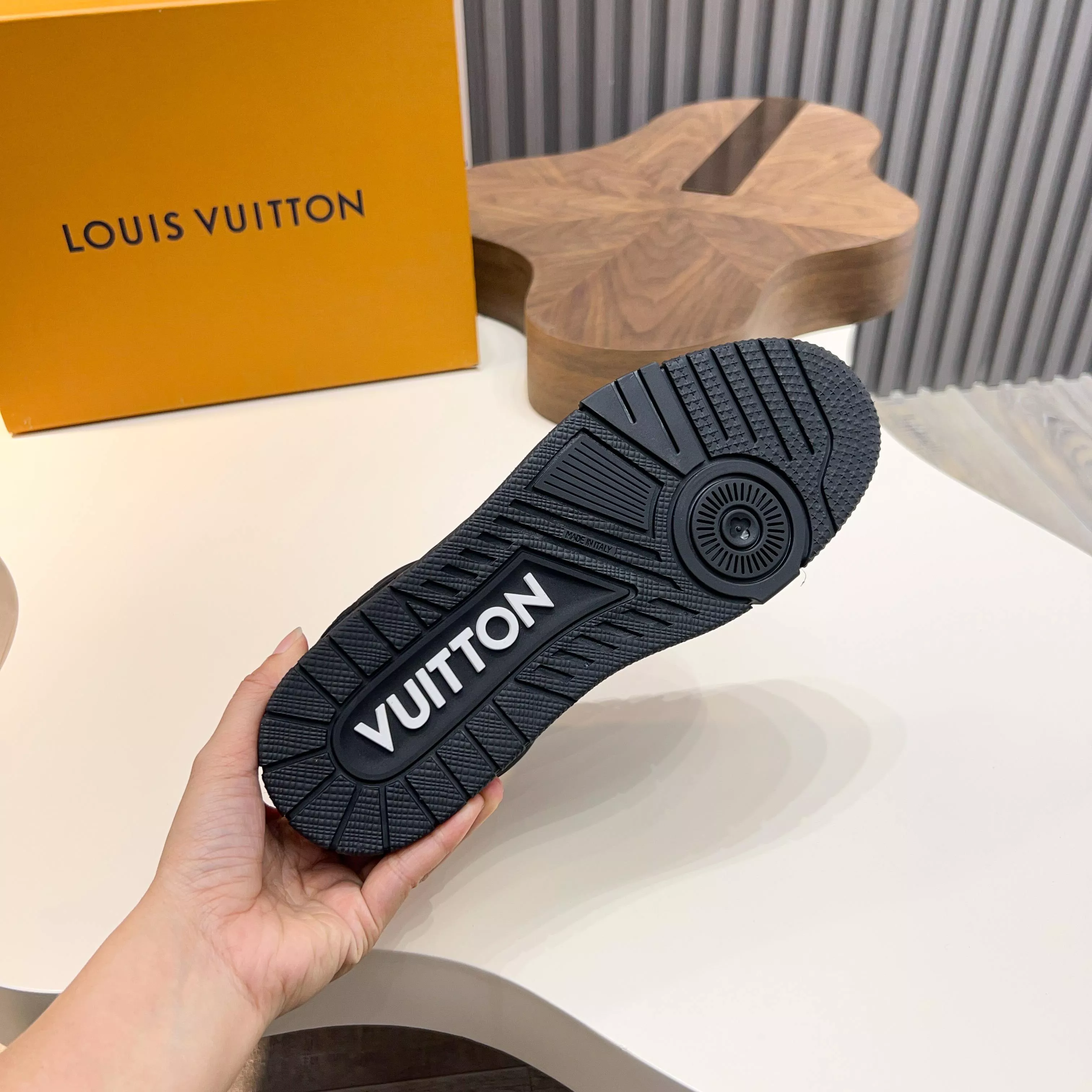 Trendy 7069 Louis Vuitton Casual Shoes For Men