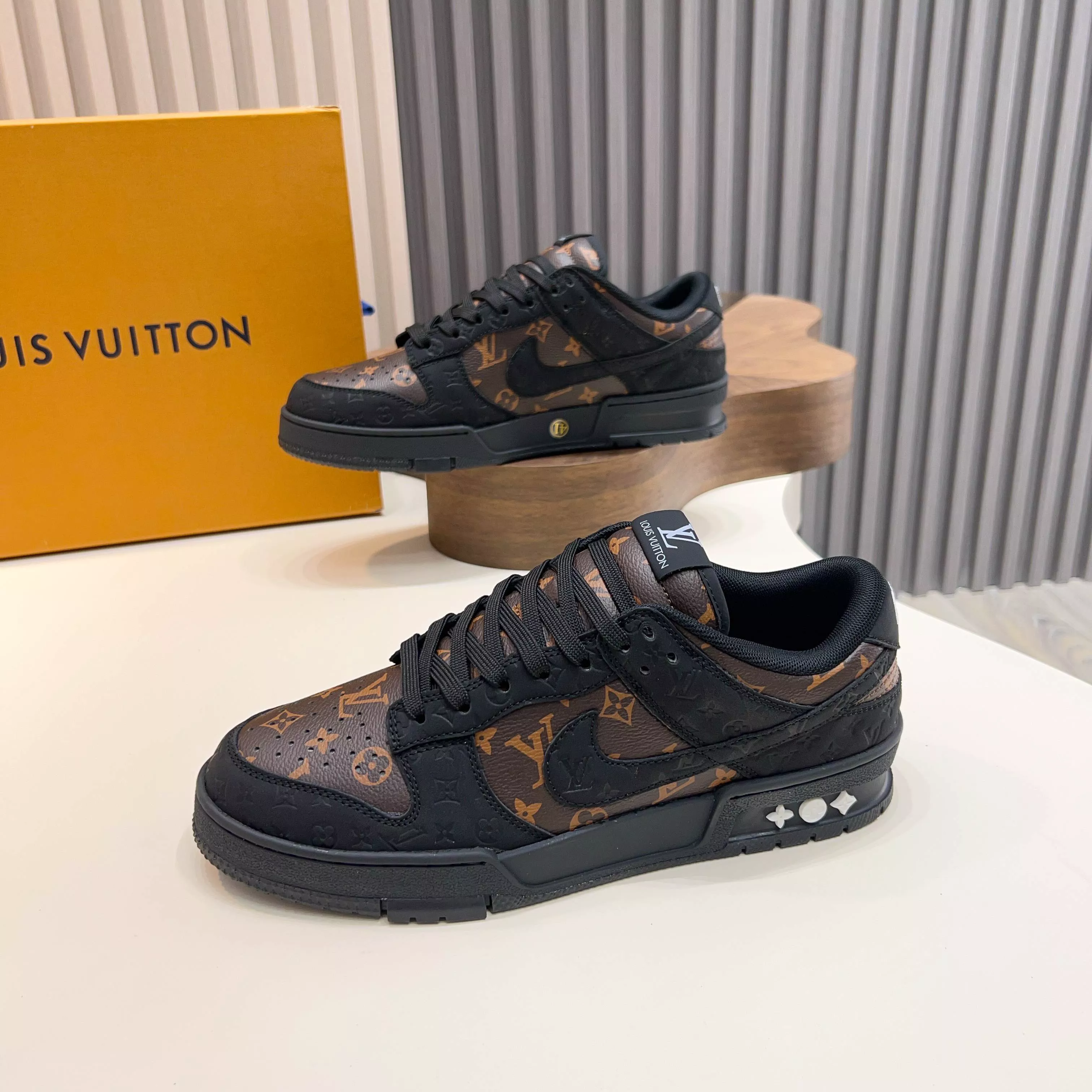 Trendy 7069 Louis Vuitton Casual Shoes For Men