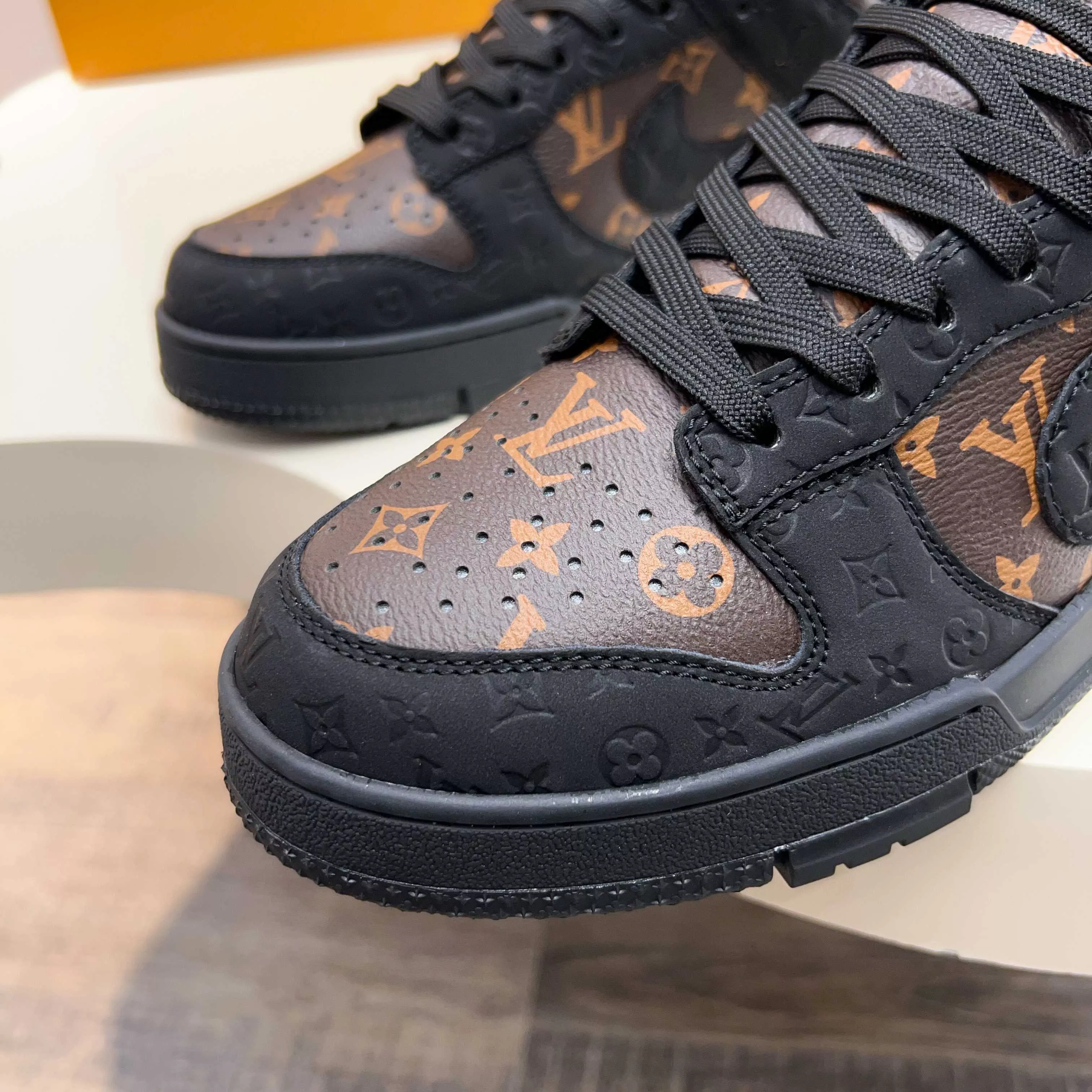 Trendy 7069 Louis Vuitton Casual Shoes For Men