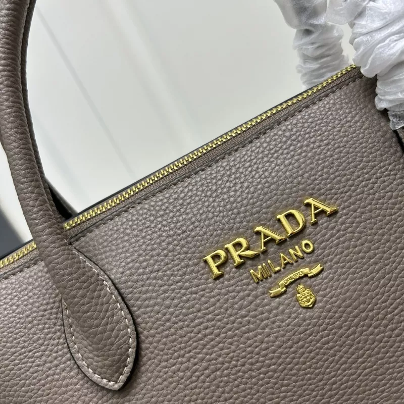 Trendy 7118 Prada AAA Quality Handbags For Women