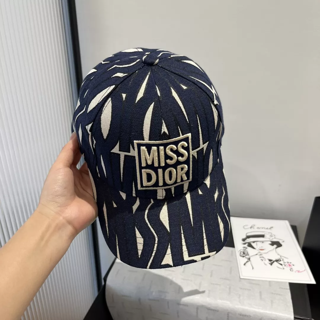Trendy 7319 Christian Dior Caps
