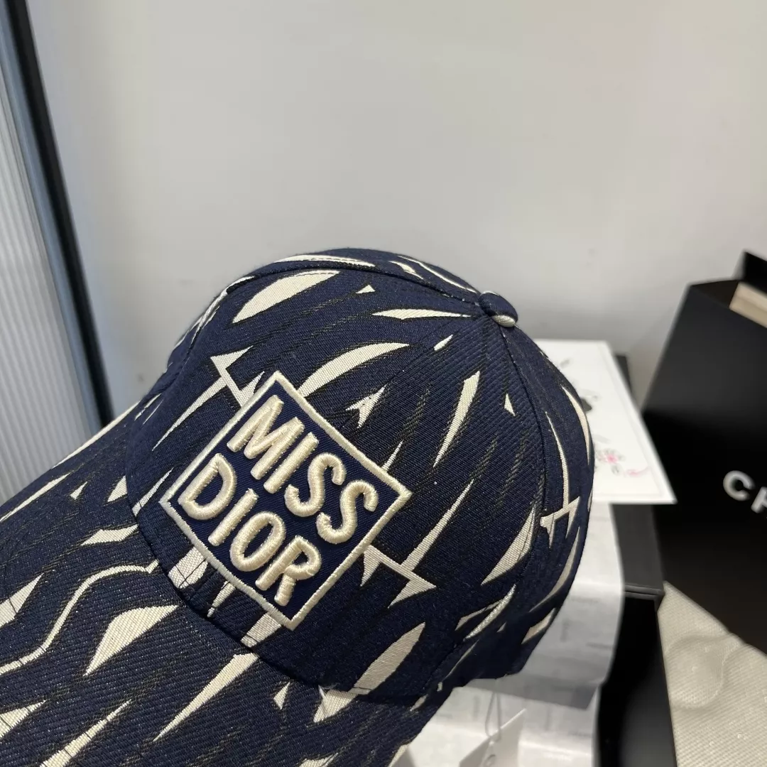 Trendy 7319 Christian Dior Caps