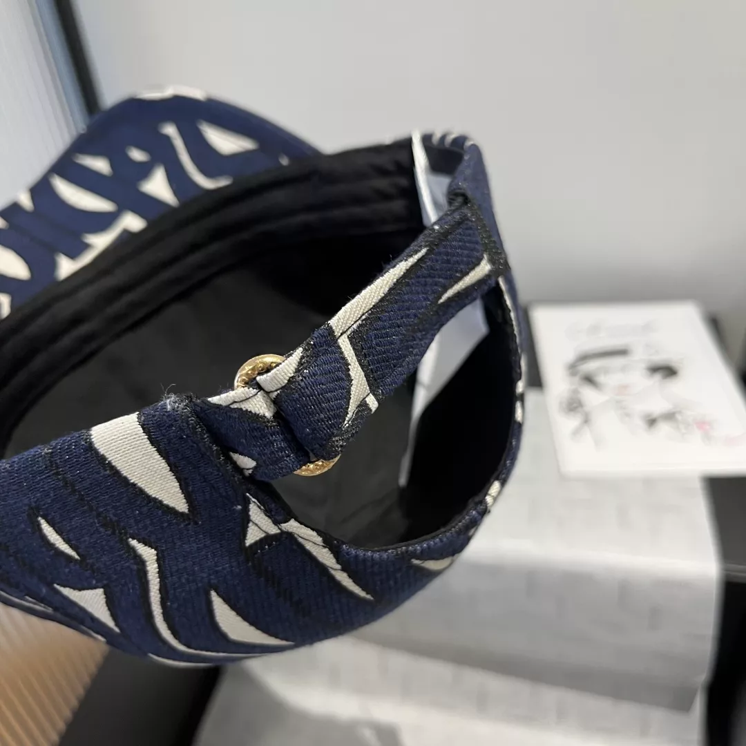 Trendy 7319 Christian Dior Caps
