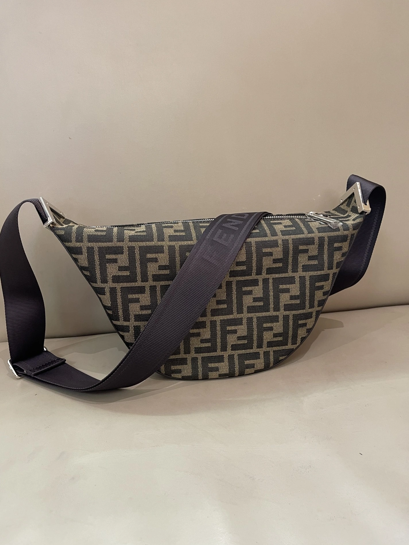 Trendy 7440 Fendi AAA Quality Messenger Bags For Unisex