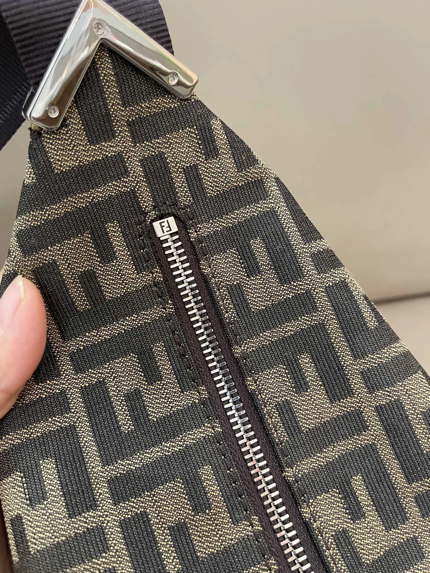 Trendy 7440 Fendi AAA Quality Messenger Bags For Unisex