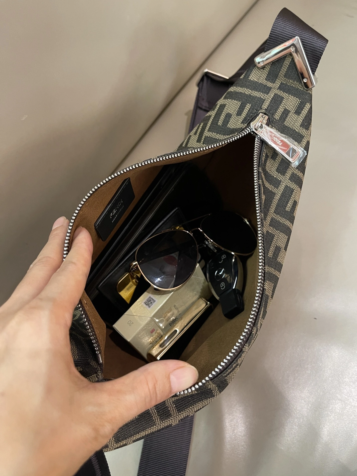 Trendy 7440 Fendi AAA Quality Messenger Bags For Unisex