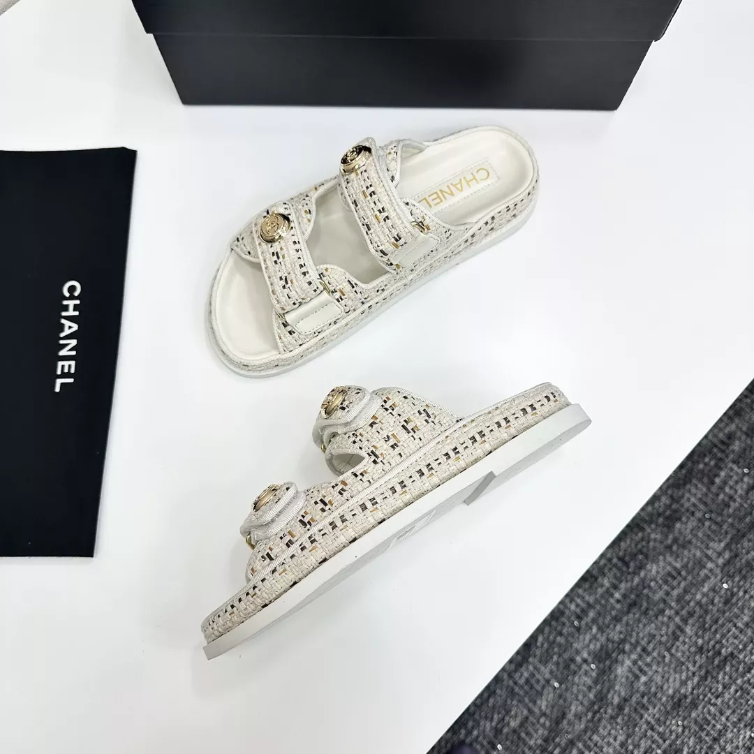 Trendy 7823 Chanel Slippers For Women