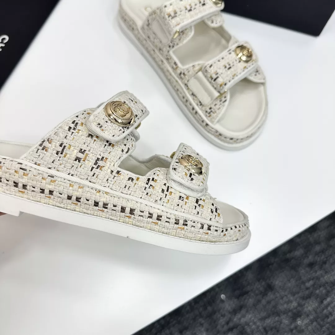 Trendy 7823 Chanel Slippers For Women