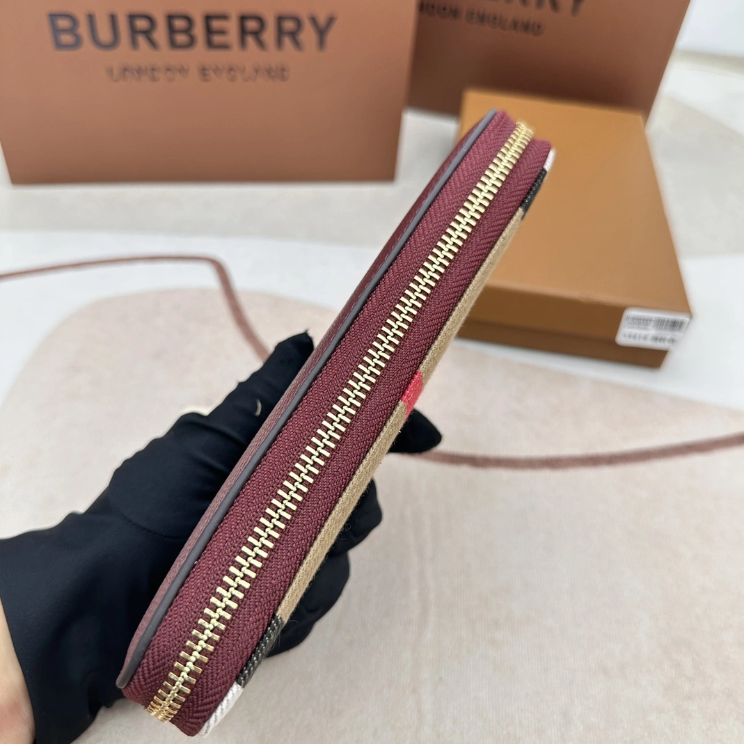Trendy 7976 Burberry AAA Quality Wallets For Women