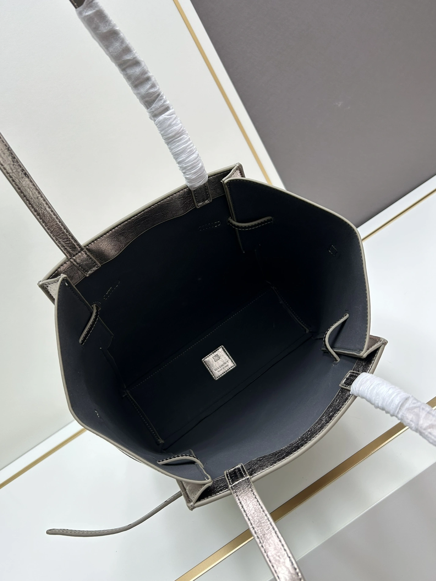 Trendy 7976 Givenchy AAA Quality Shoulder Bags For Women