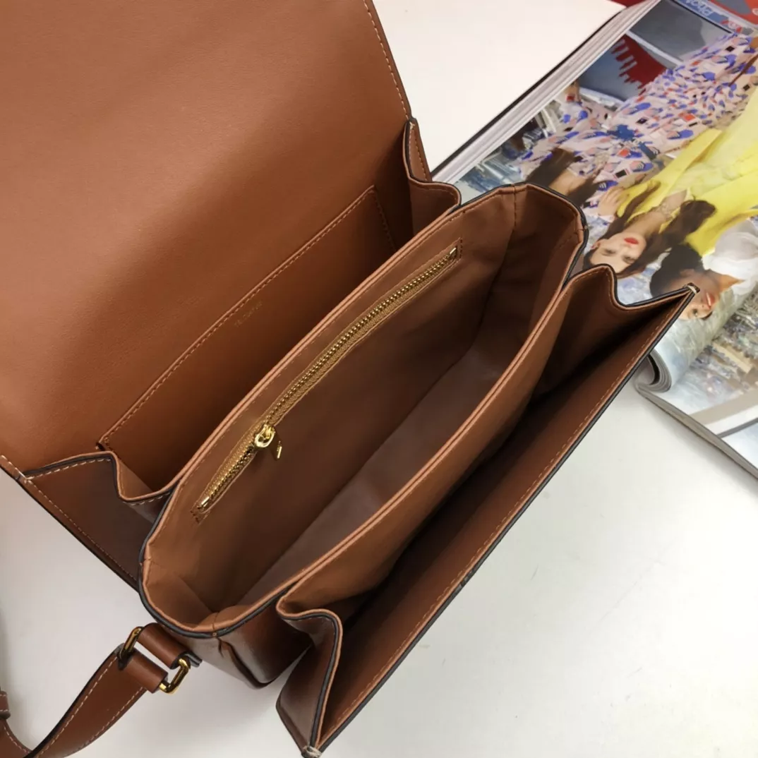 Trendy 8040 Celine AAA Quality Messenger Bags For Women