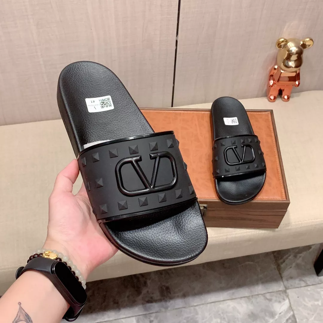 Trendy 8151 Valentino Slippers For Men