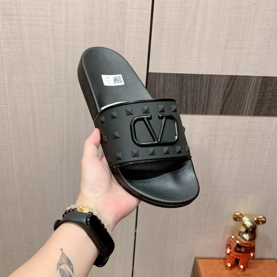 Trendy 8151 Valentino Slippers For Men