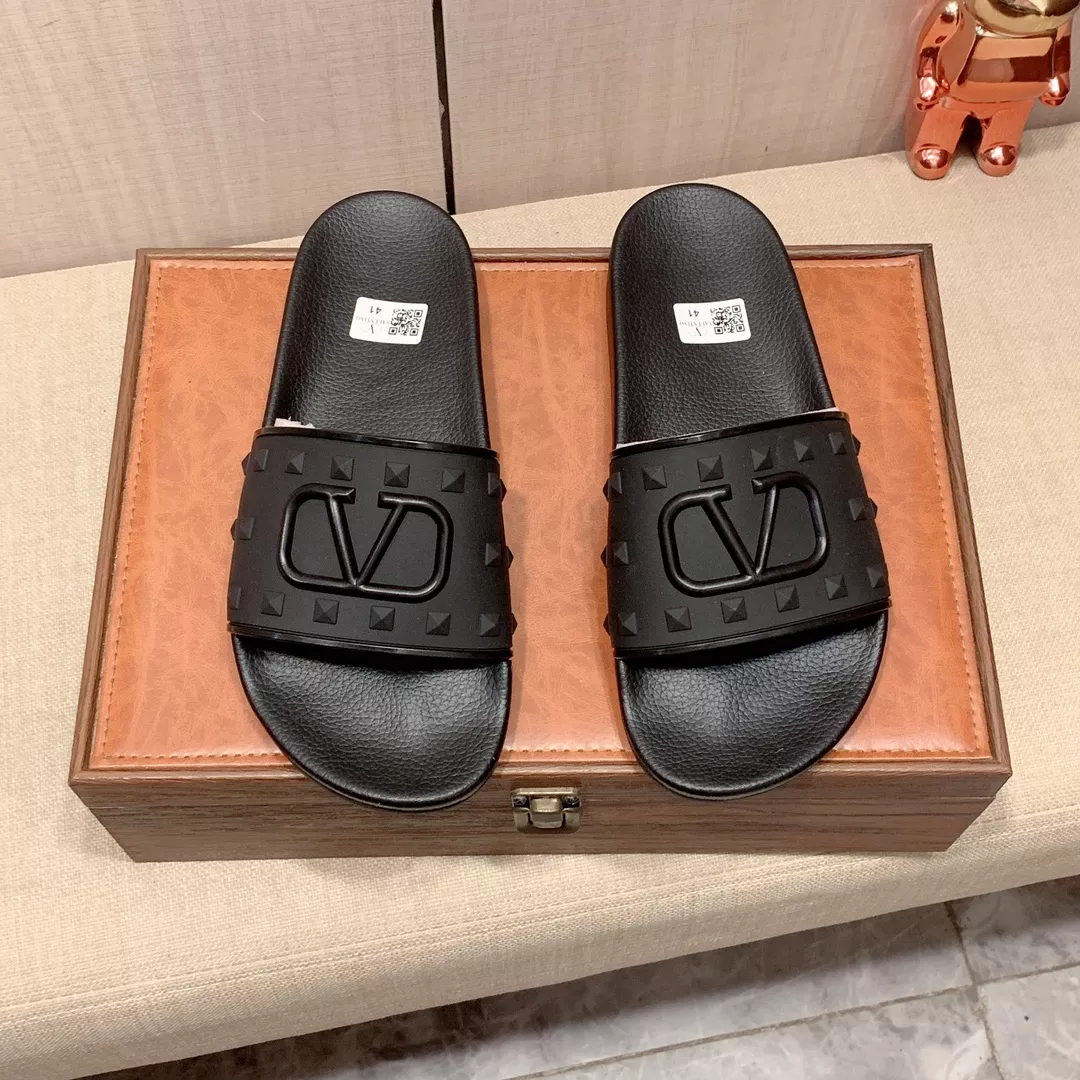 Trendy 8151 Valentino Slippers For Men