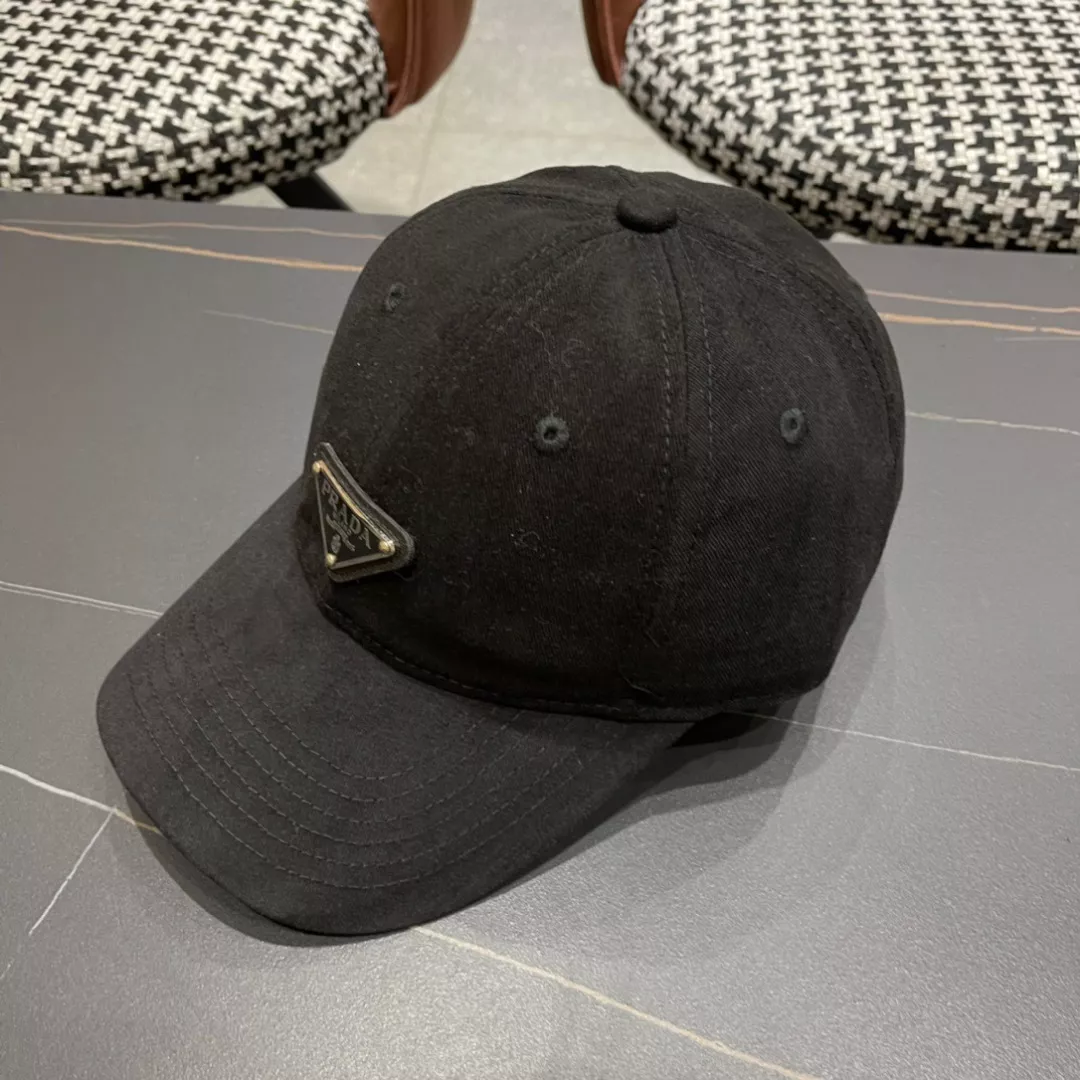Trendy 8163 Prada Caps