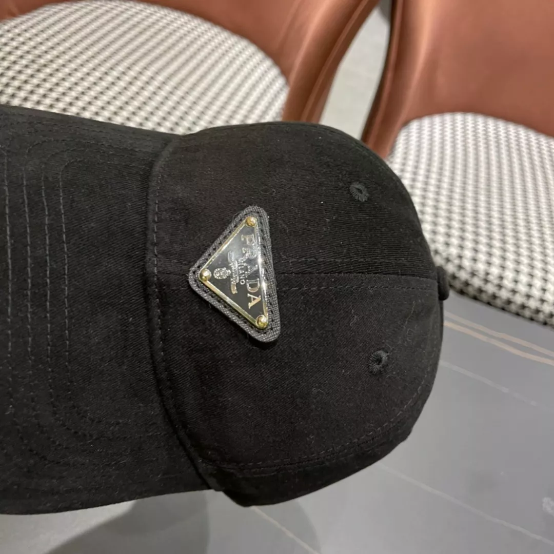 Trendy 8163 Prada Caps