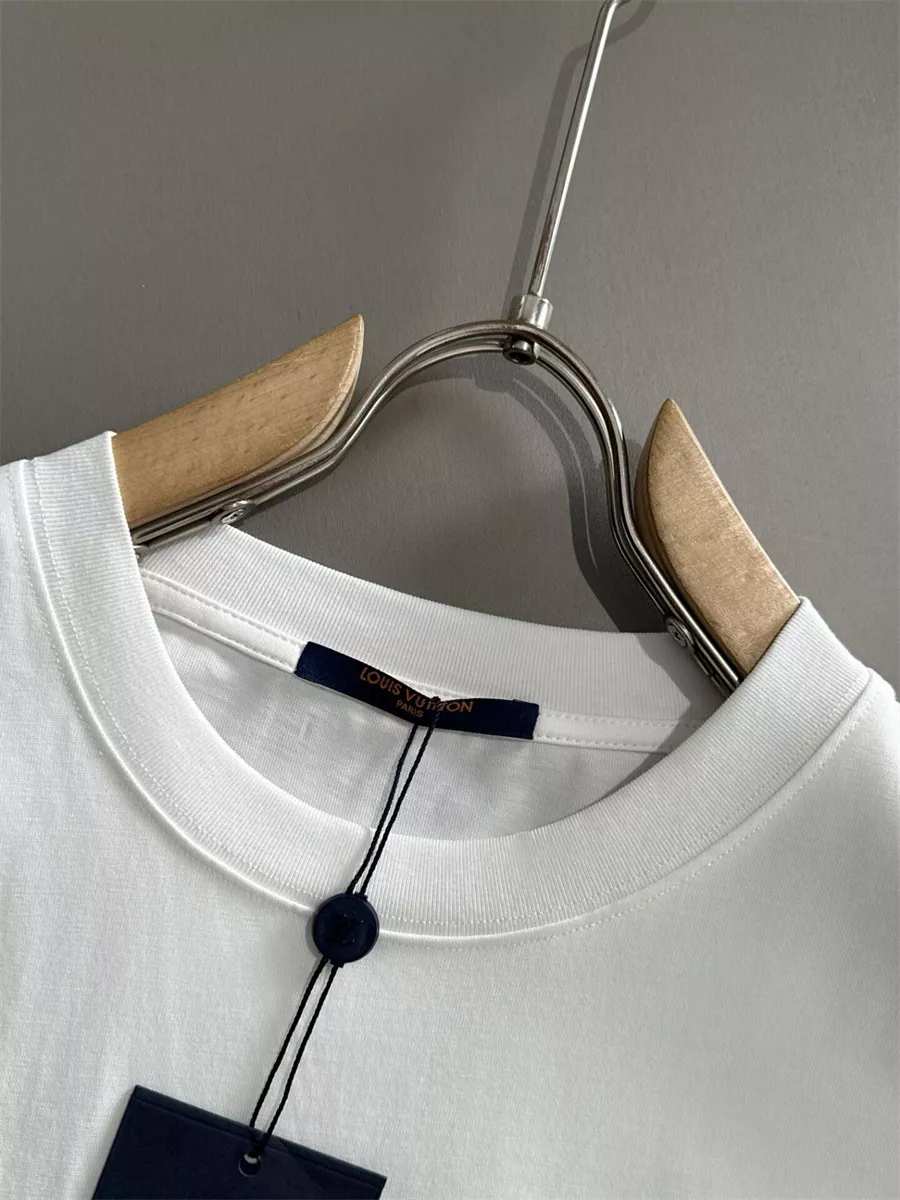 Trendy 821 Louis Vuitton LV T-Shirts Short Sleeved For Unisex
