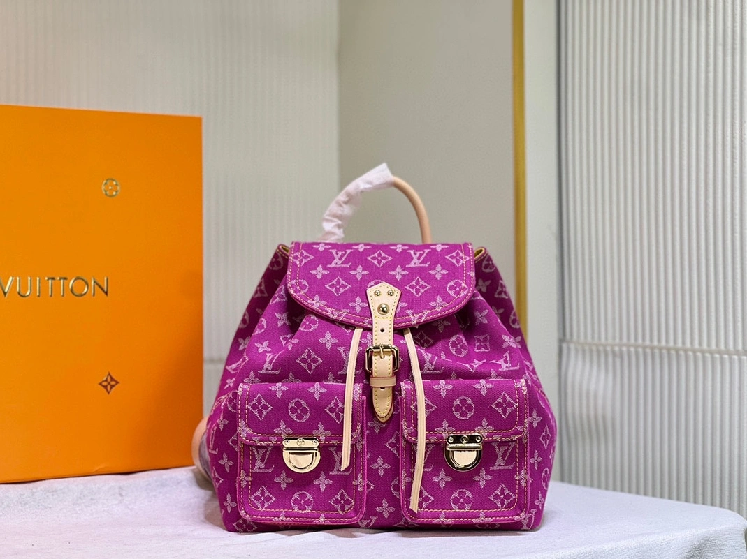 Trendy 8284 Louis Vuitton AAA Quality Backpacks For Women