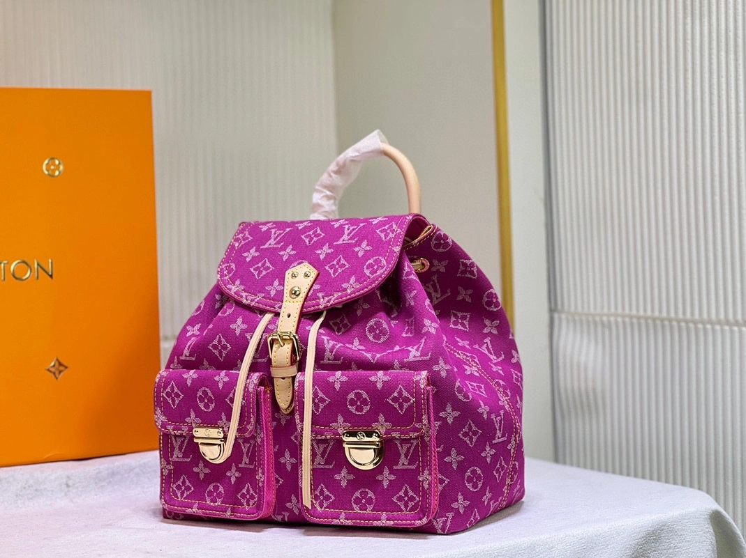 Trendy 8284 Louis Vuitton AAA Quality Backpacks For Women