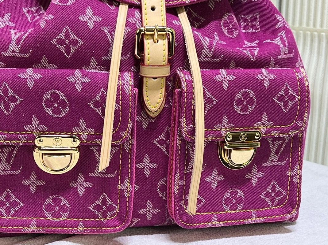 Trendy 8284 Louis Vuitton AAA Quality Backpacks For Women