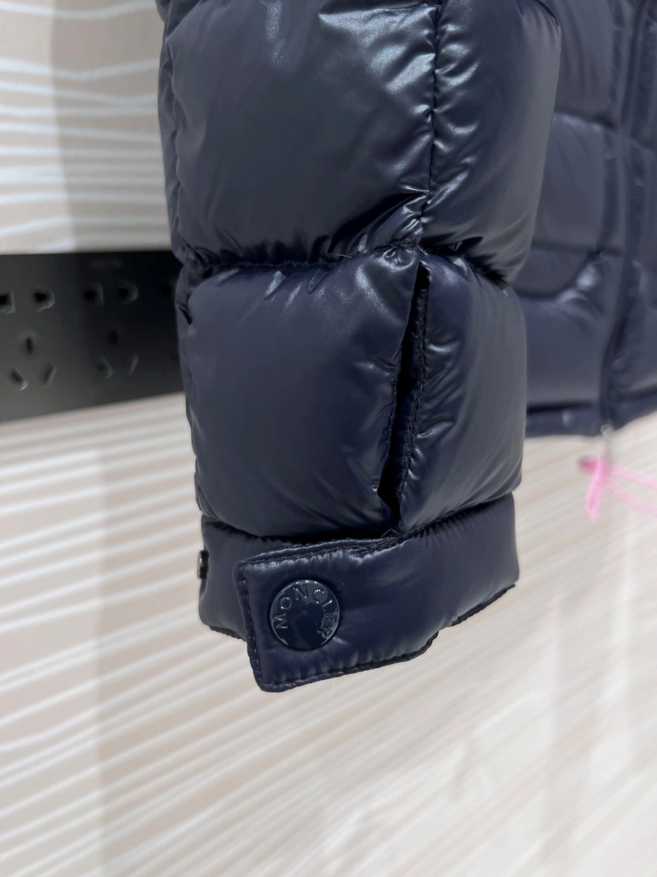 Trendy 8425 Moncler Down Feather Coat Long Sleeved For Men