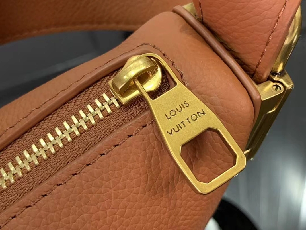 Trendy 8551 Louis Vuitton AAA Quality Messenger Bags For Women