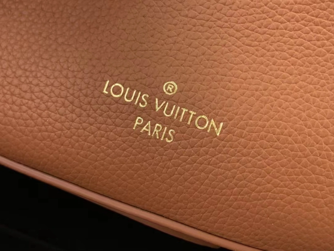 Trendy 8551 Louis Vuitton AAA Quality Messenger Bags For Women