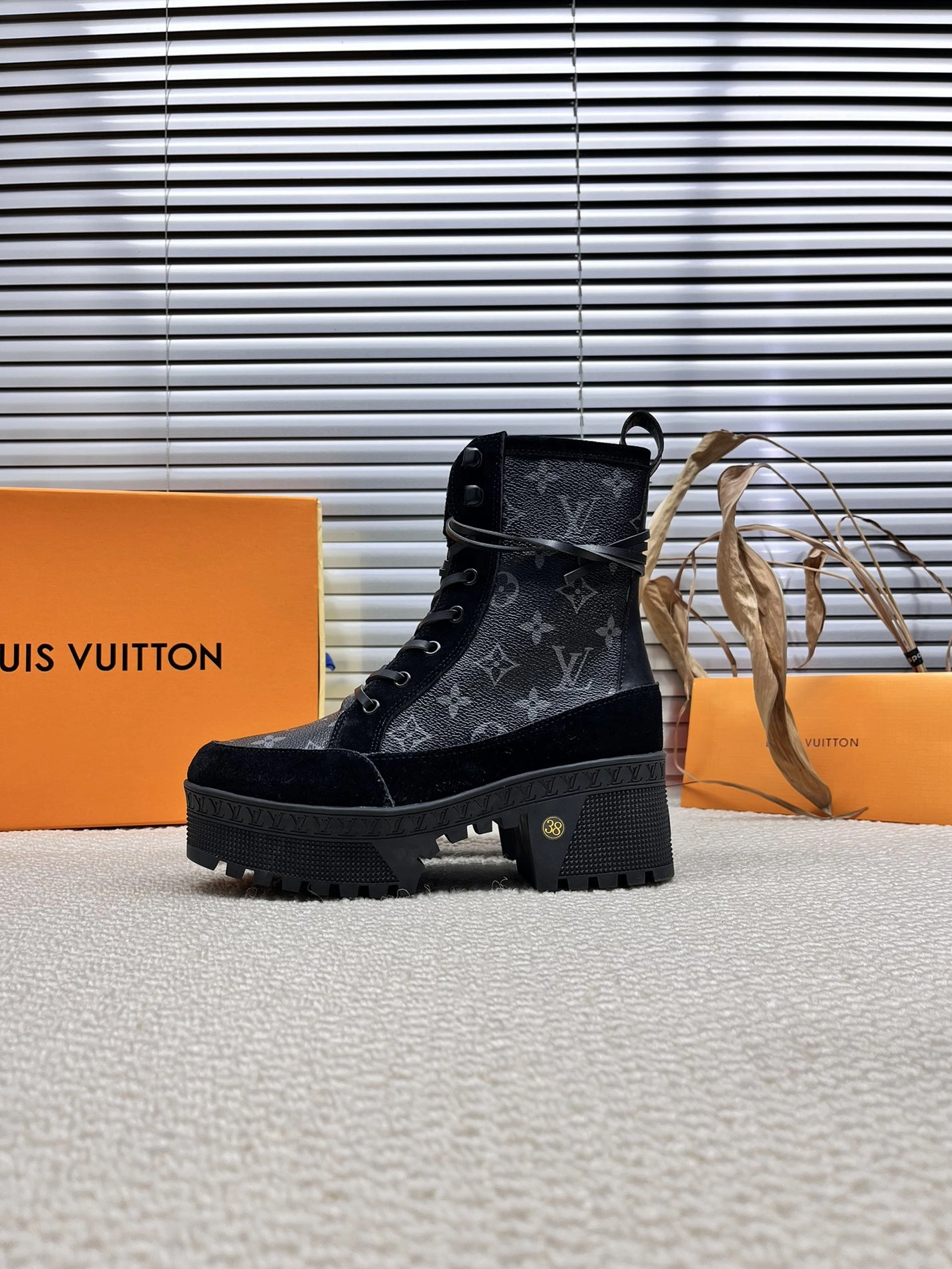 Trendy 8754 Louis Vuitton Boots For Women